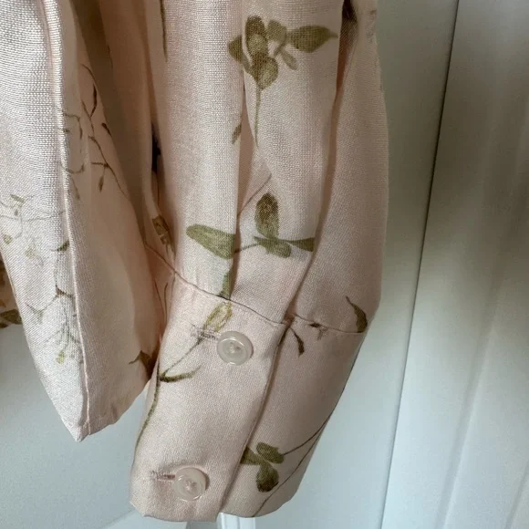 H&M Flounced Floral Peach 🍑 Ruffle Blouse. - Picture 7 of 11